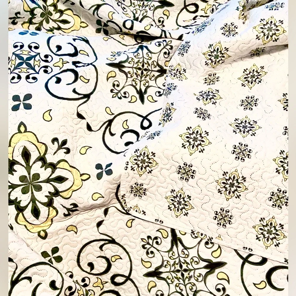🌼 Colette Reversible Quilt Set, Very Lightweight, White Gray Yellow, size King